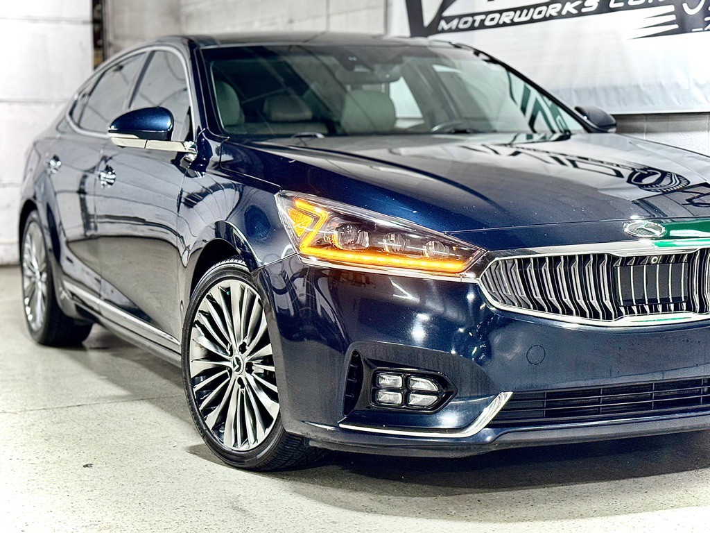 2017 Kia Cadenza Image 3