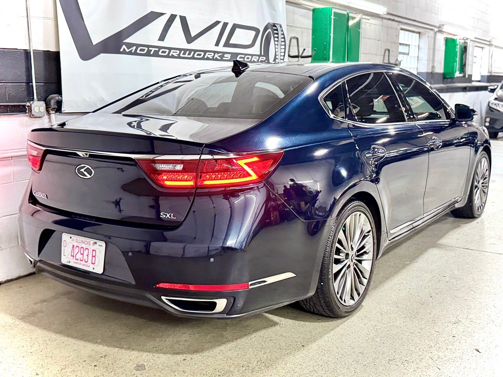 2017 Kia Cadenza Image 8