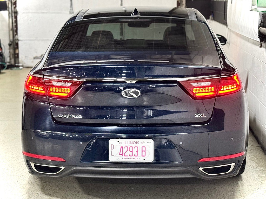 2017 Kia Cadenza Image 17