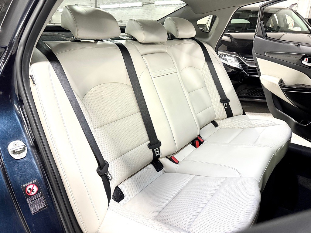 2017 Kia Cadenza Image 19