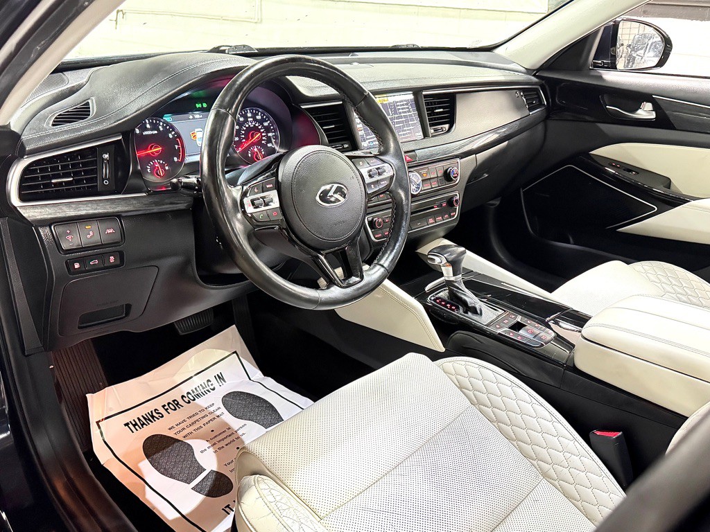 2017 Kia Cadenza Image 22