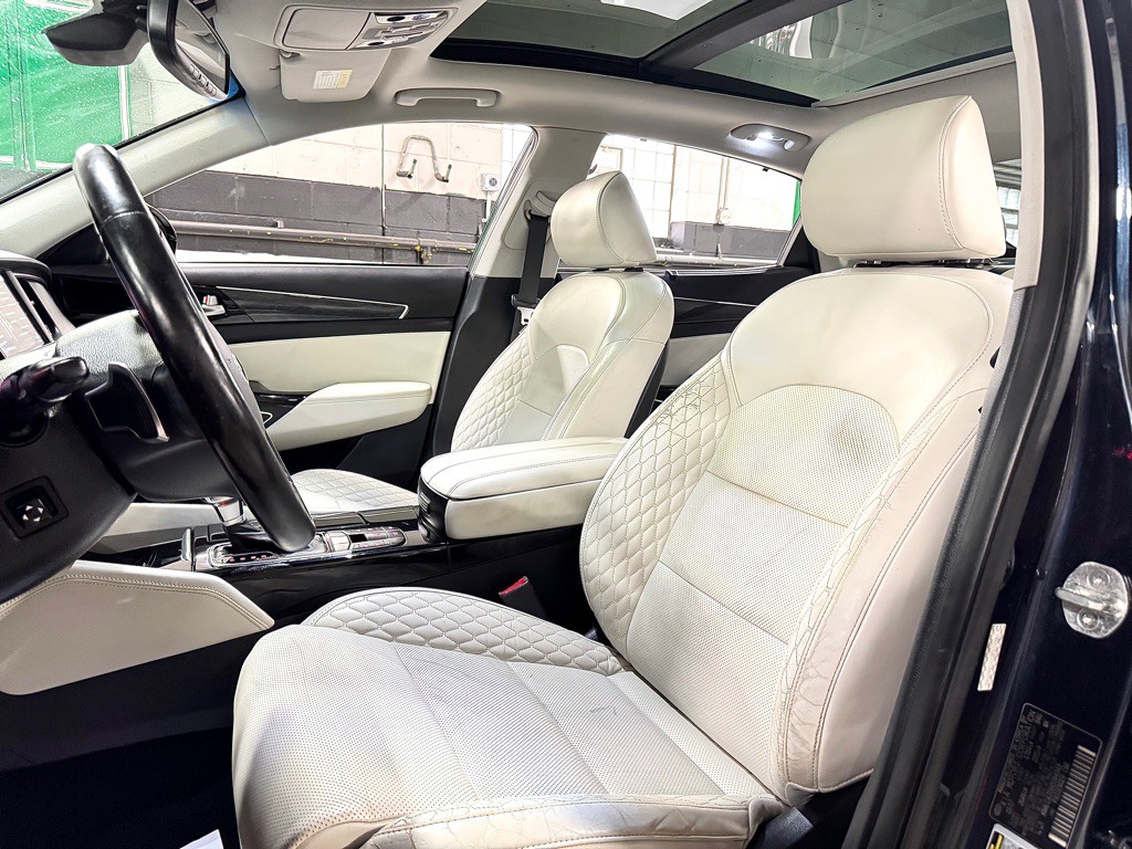 2017 Kia Cadenza Image 26
