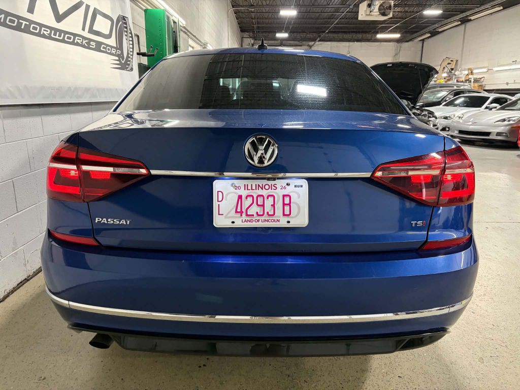 2017 Volkswagen Passat Image 7