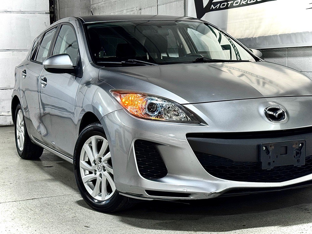2012 Mazda Mazda3 Image 2