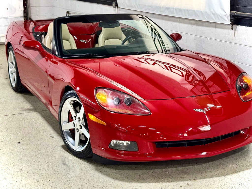 2005 Chevrolet Corvette Image 3