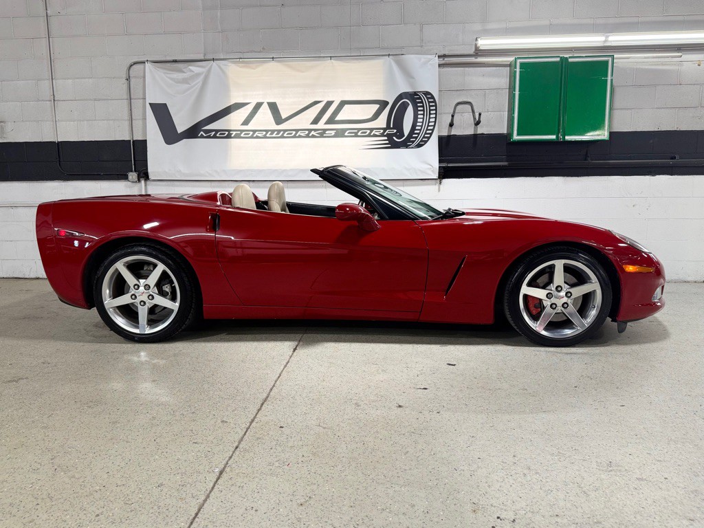 2005 Chevrolet Corvette Image 11