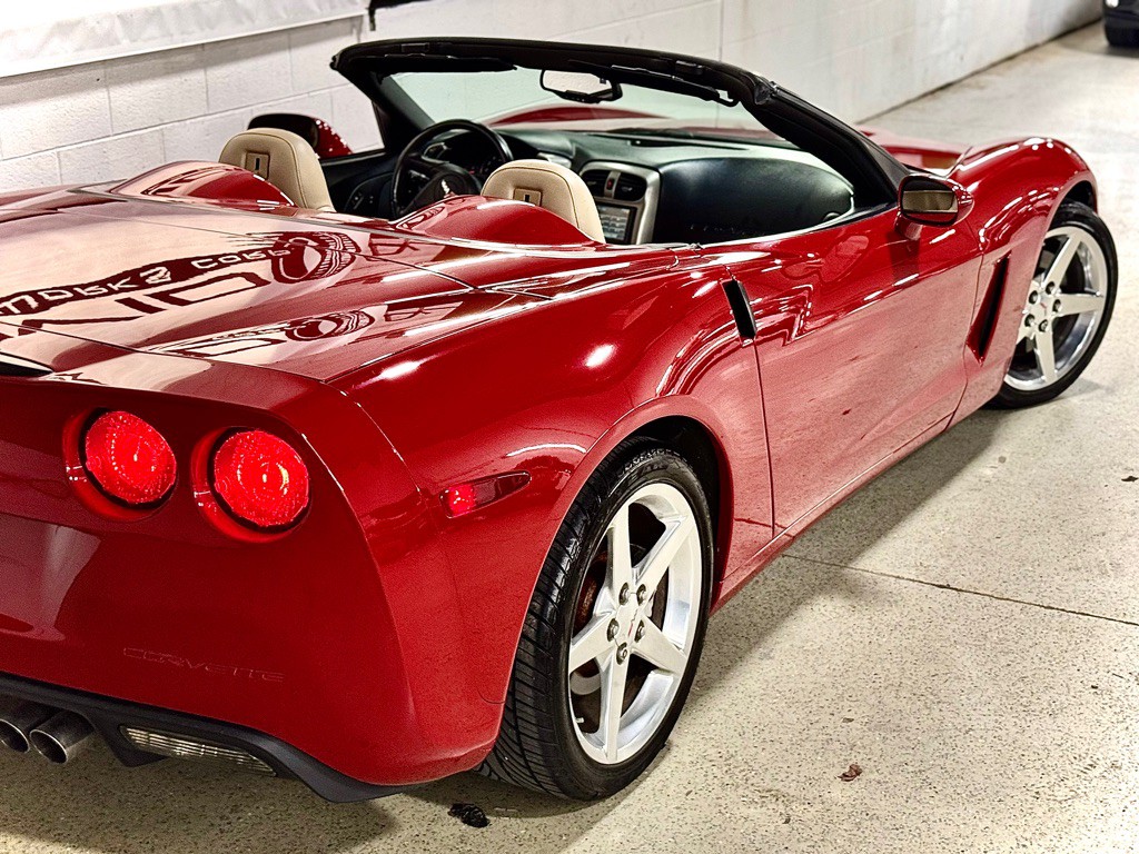 2005 Chevrolet Corvette Image 14