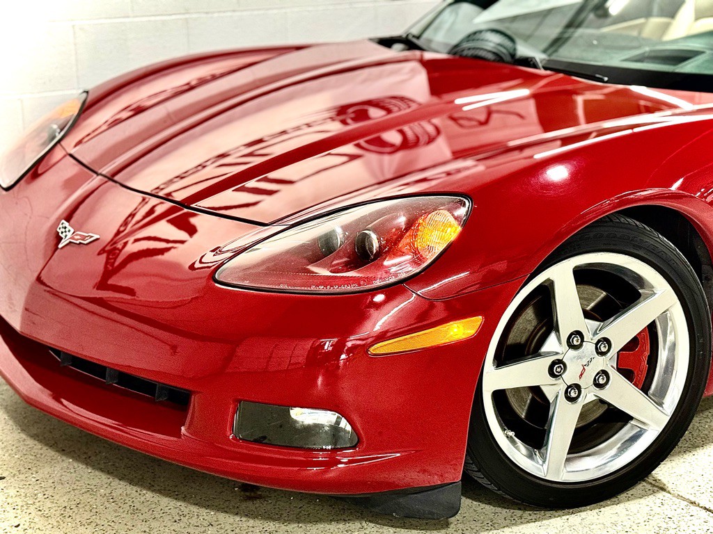 2005 Chevrolet Corvette Image 17