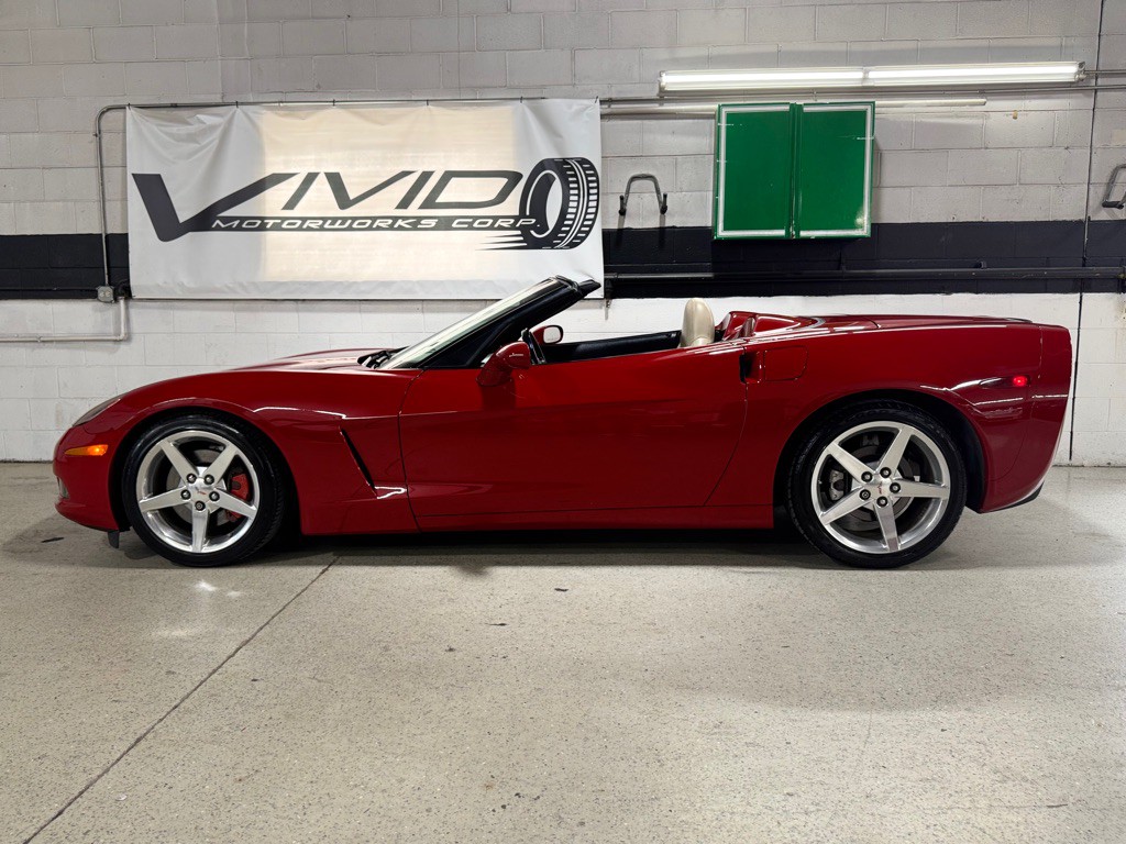 2005 Chevrolet Corvette Image 19