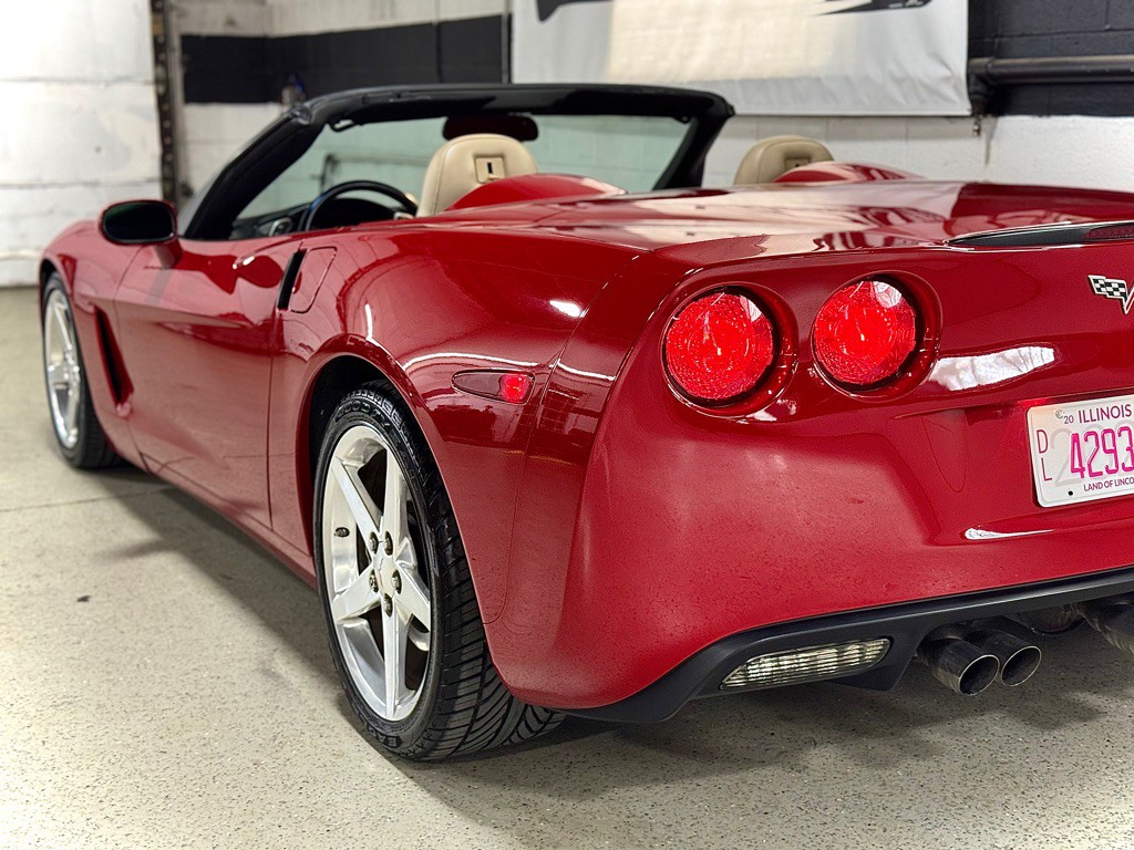 2005 Chevrolet Corvette Image 21