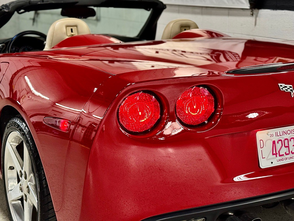 2005 Chevrolet Corvette Image 23