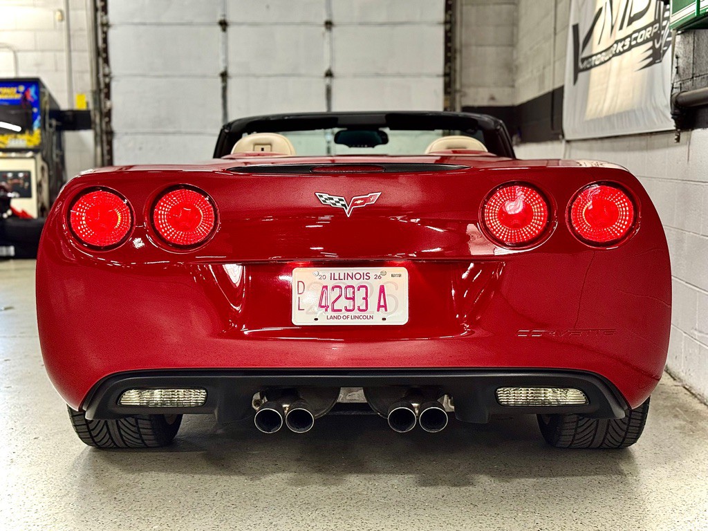 2005 Chevrolet Corvette Image 25