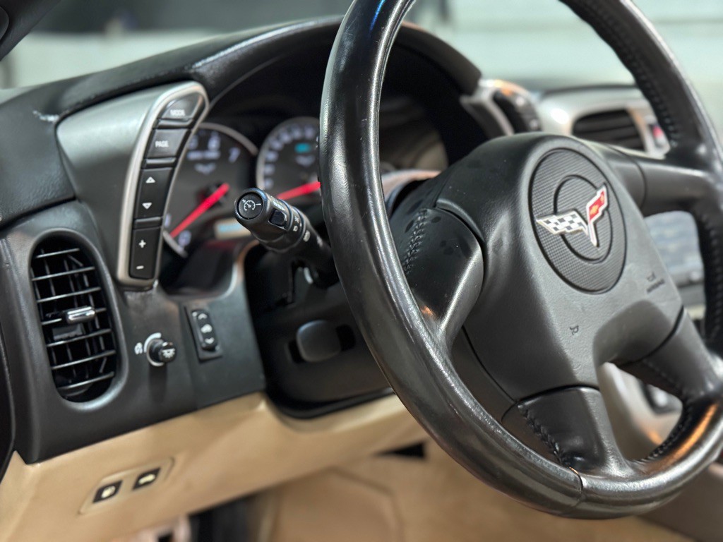 2005 Chevrolet Corvette Image 35