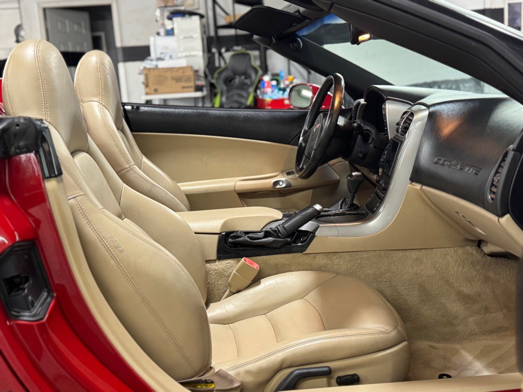 2005 Chevrolet Corvette Image 39
