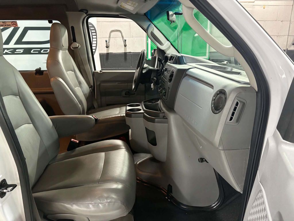 2013 Ford Econoline Image 7