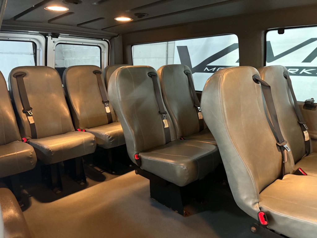 2013 Ford Econoline Image 8