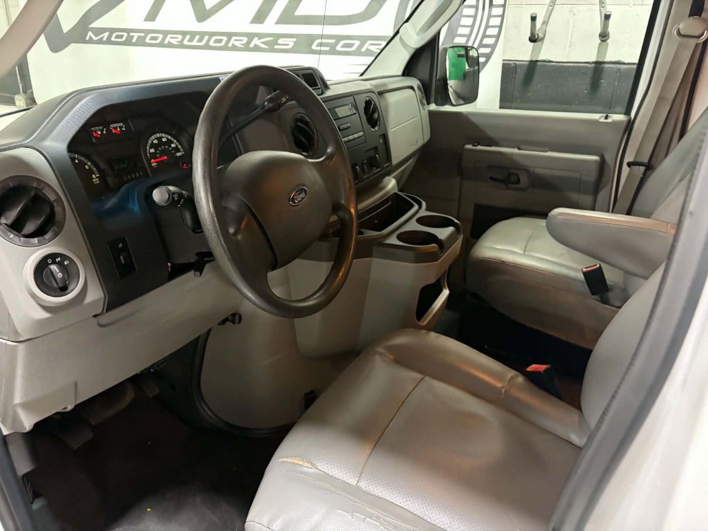 2013 Ford Econoline Image 10