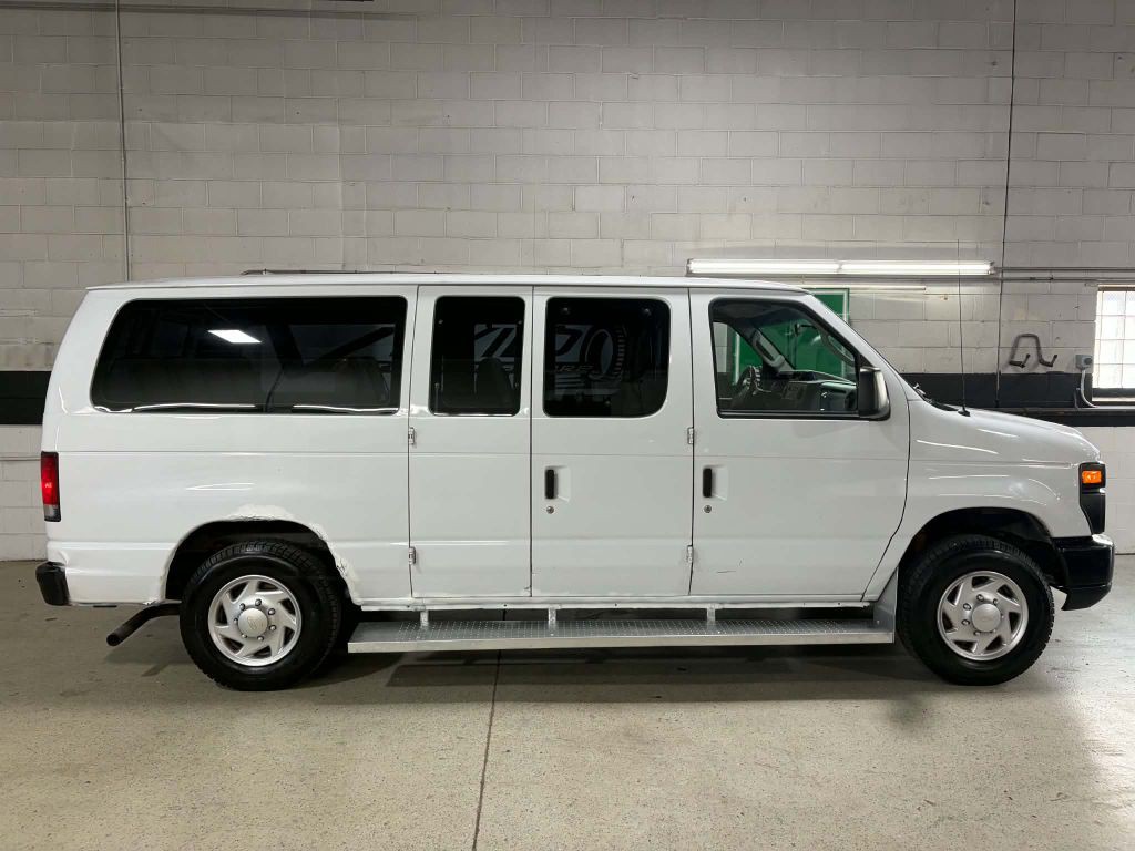 2013 Ford Econoline Image 16