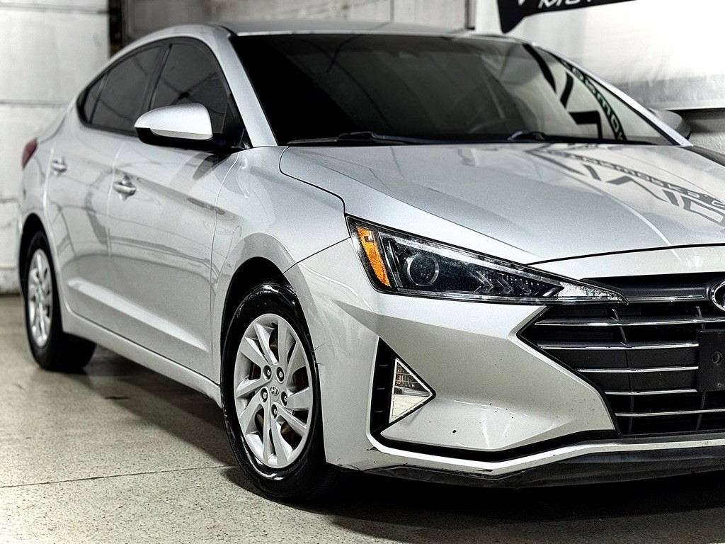 2020 Hyundai Elantra Image 3