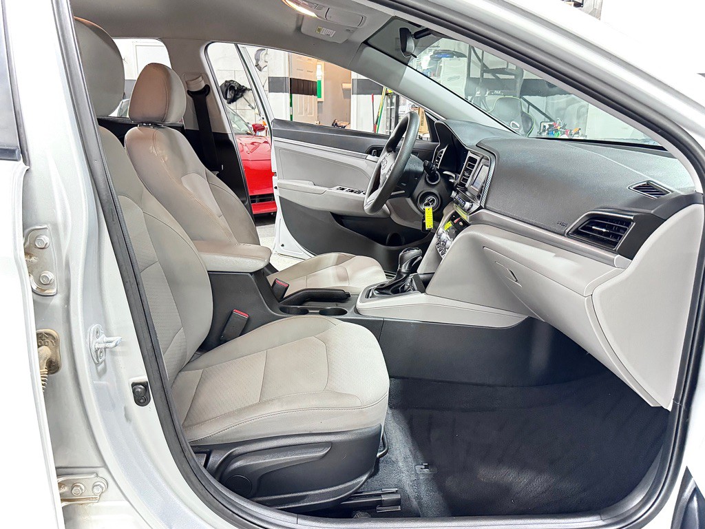 2020 Hyundai Elantra Image 19