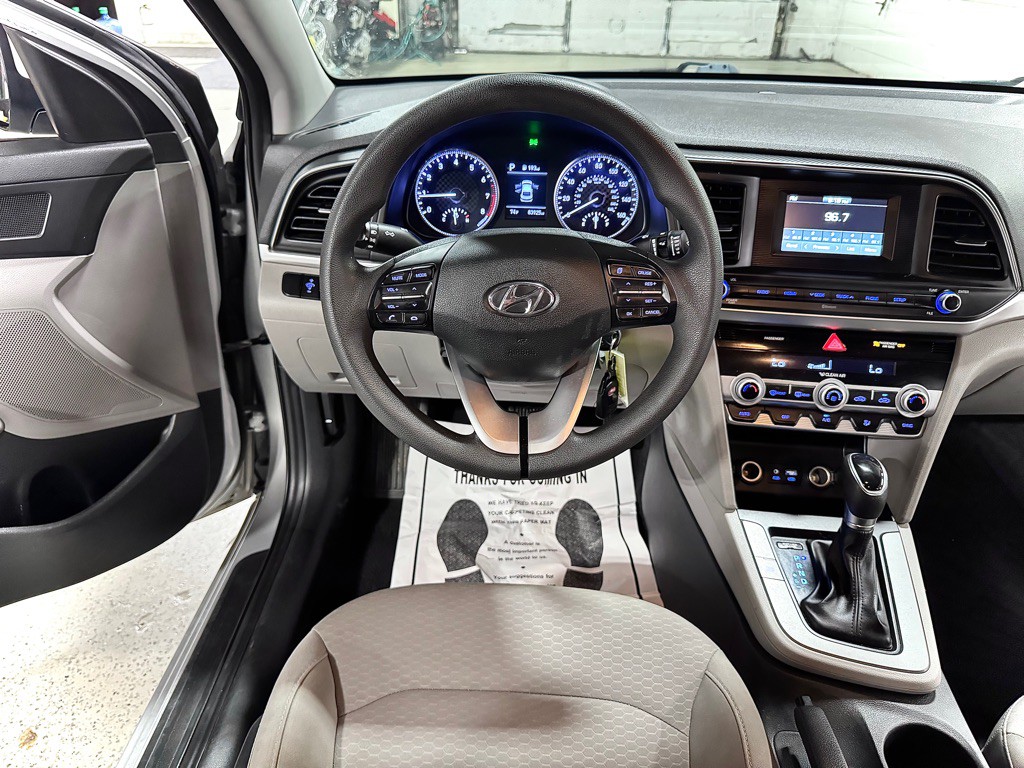 2020 Hyundai Elantra Image 21