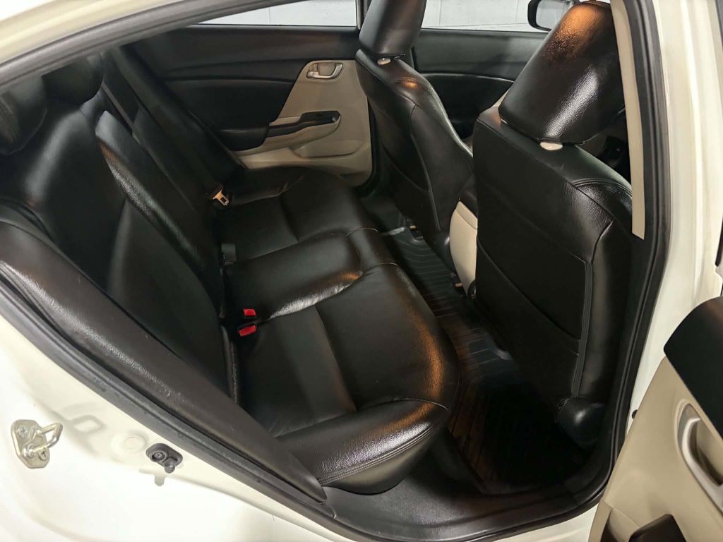 2015 Honda Civic Image 17