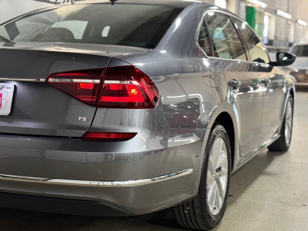 2018 Volkswagen Passat Image 10