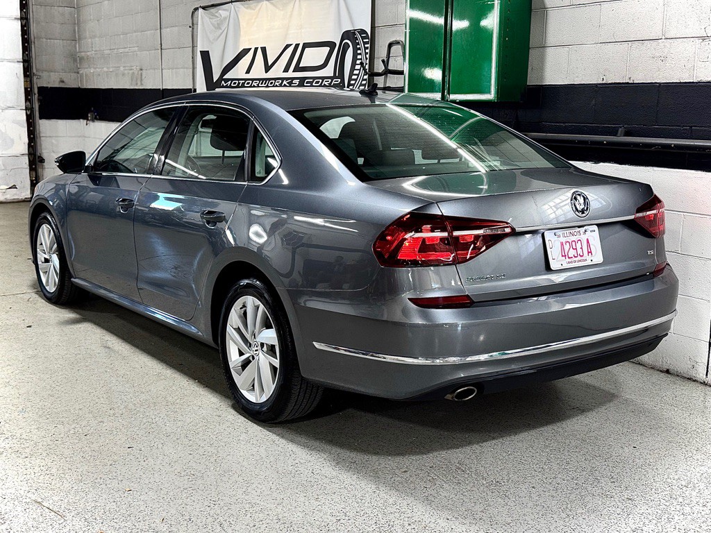 2018 Volkswagen Passat Image 14