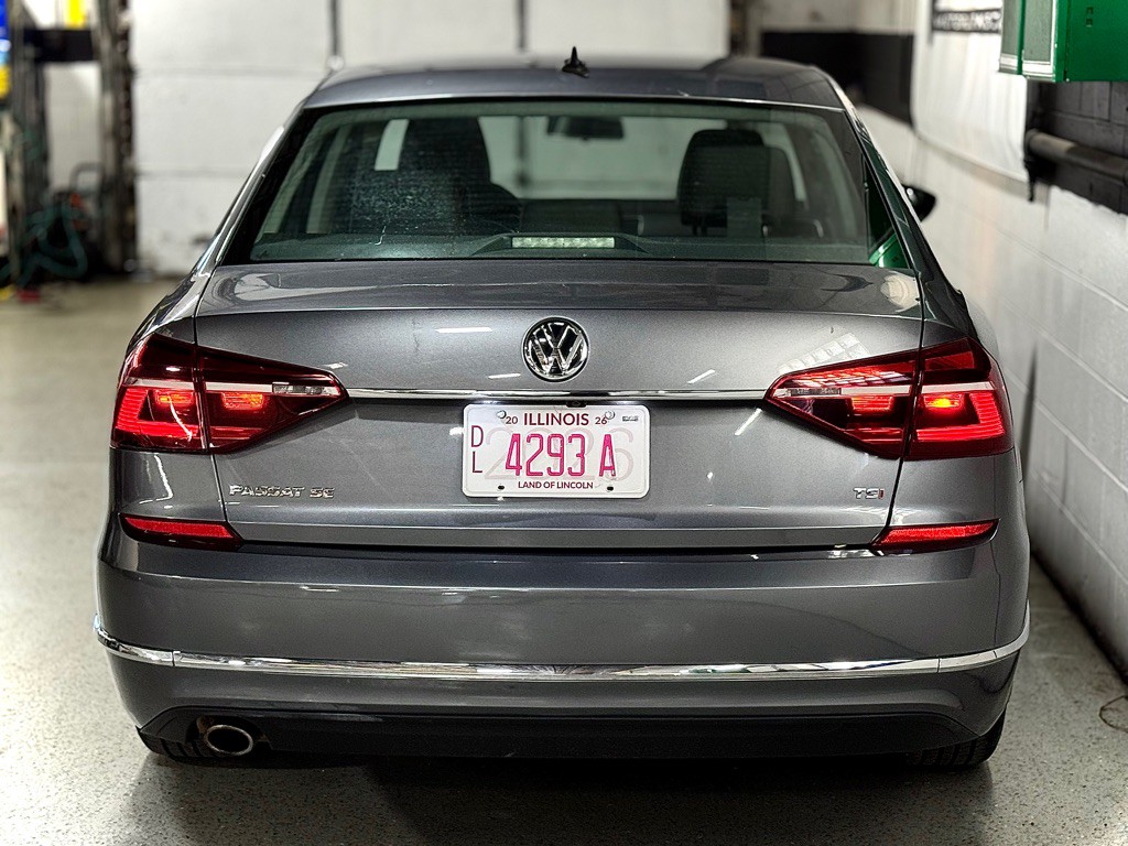 2018 Volkswagen Passat Image 17