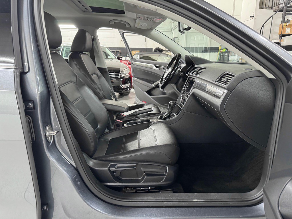2018 Volkswagen Passat Image 19