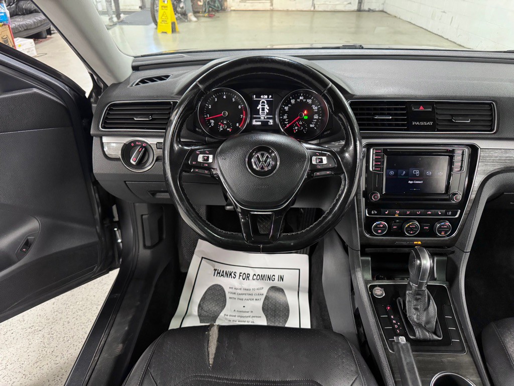 2018 Volkswagen Passat Image 20