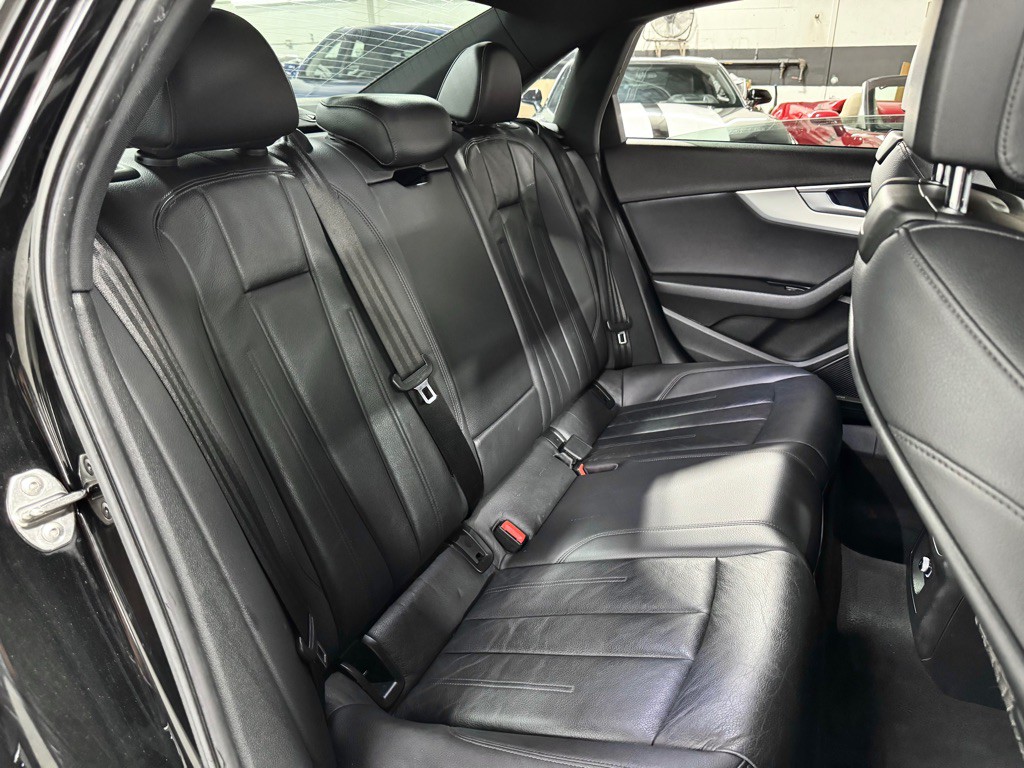 2017 Audi A4 Image 25