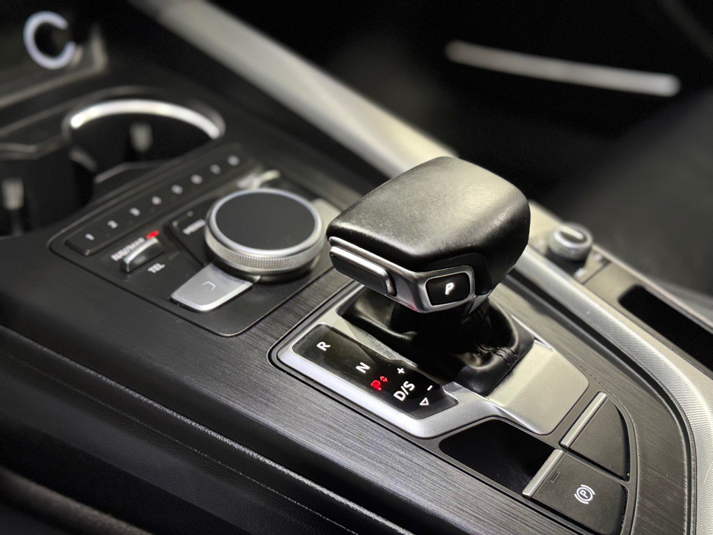 2017 Audi A4 Image 28