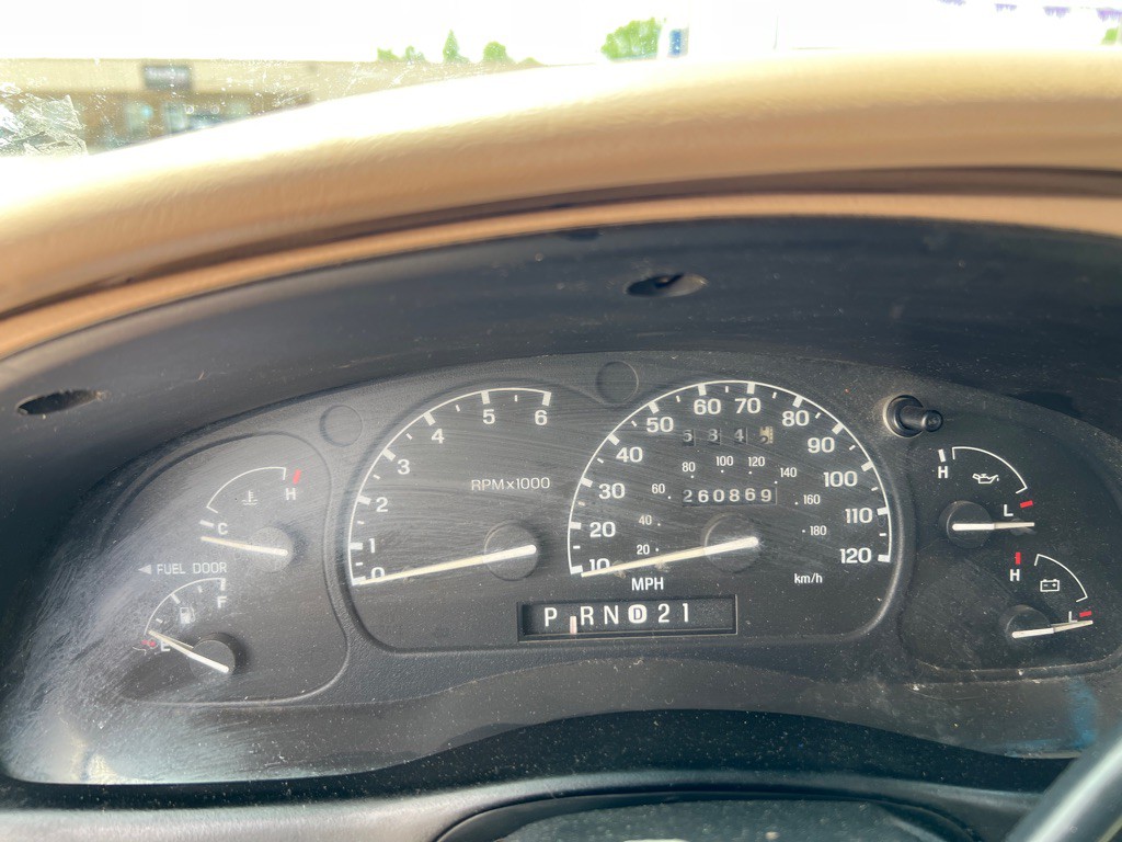1999 Ford Explorer Image 9