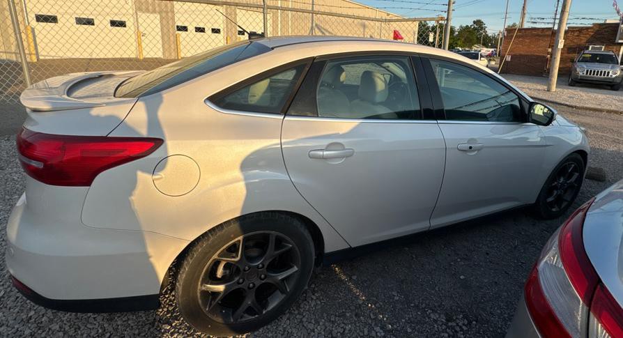 2015 Ford Focus Image 6