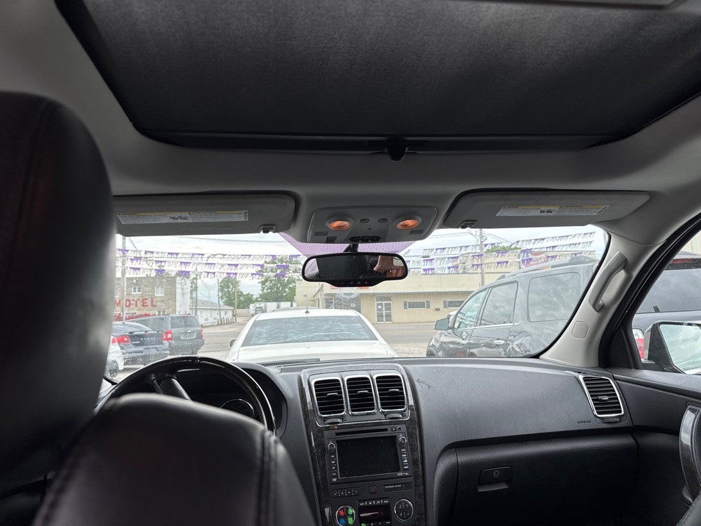 2011 GMC Acadia Image 7