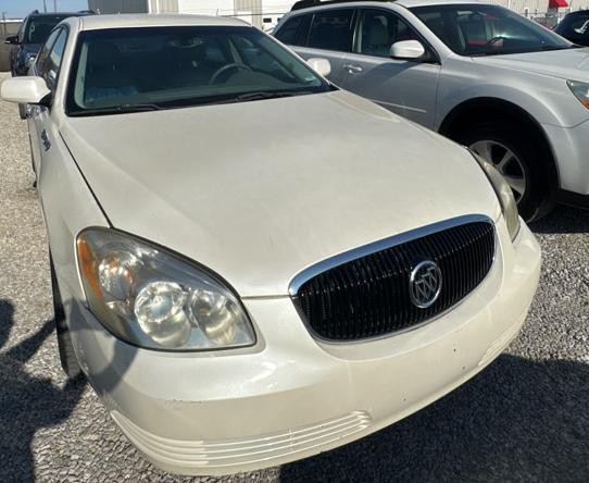 2008 Buick Lucerne Image 2