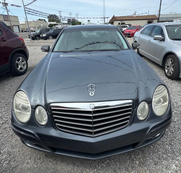 2008 Mercedes-Benz E-Class Image 2