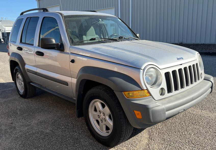 2005 Jeep Liberty Image 3