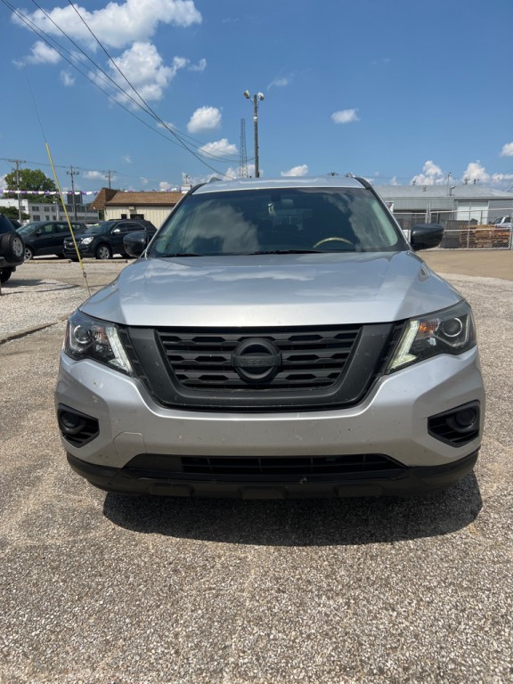 2017 Nissan Pathfinder Image 1