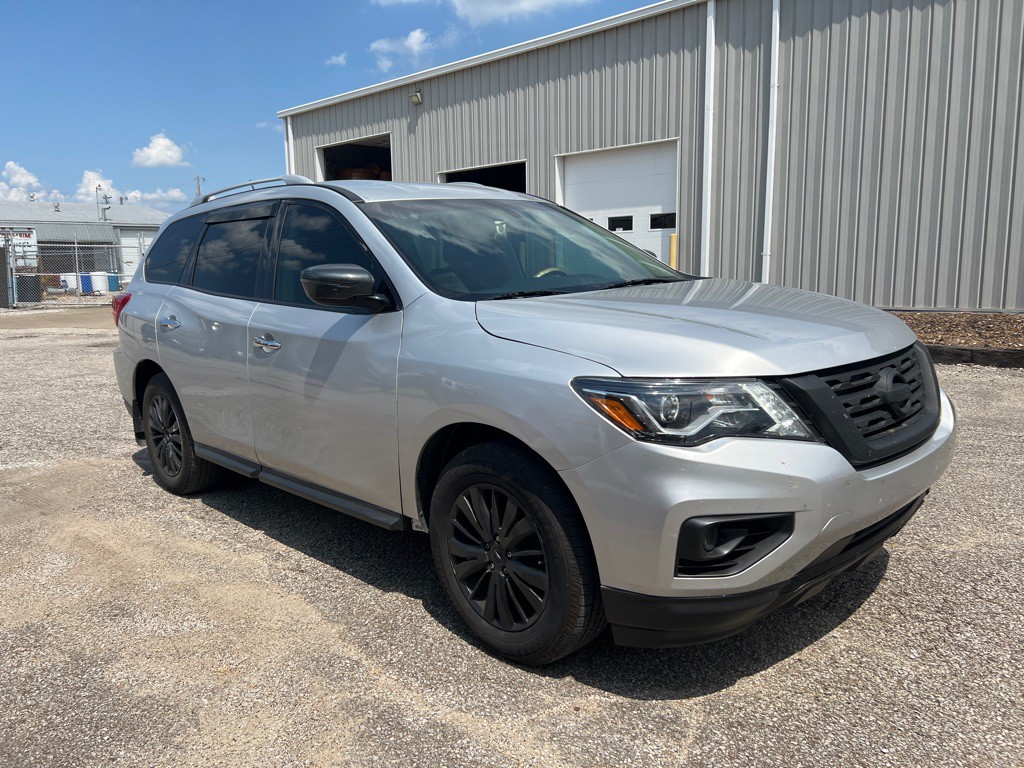 2017 Nissan Pathfinder Image 3