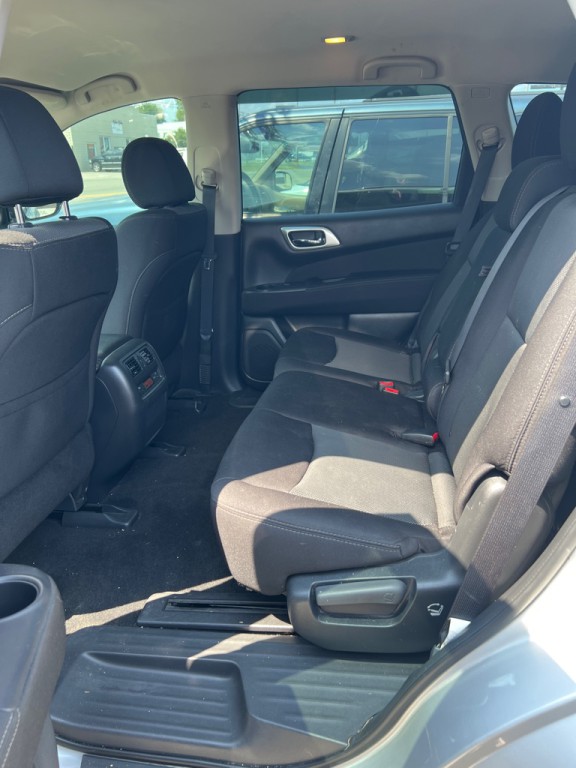 2017 Nissan Pathfinder Image 10