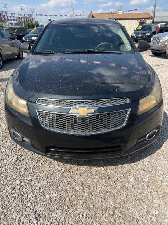 2014 Chevrolet Cruze Image 2
