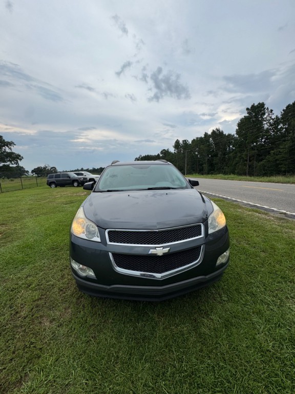 2012 Chevrolet Traverse Image 2