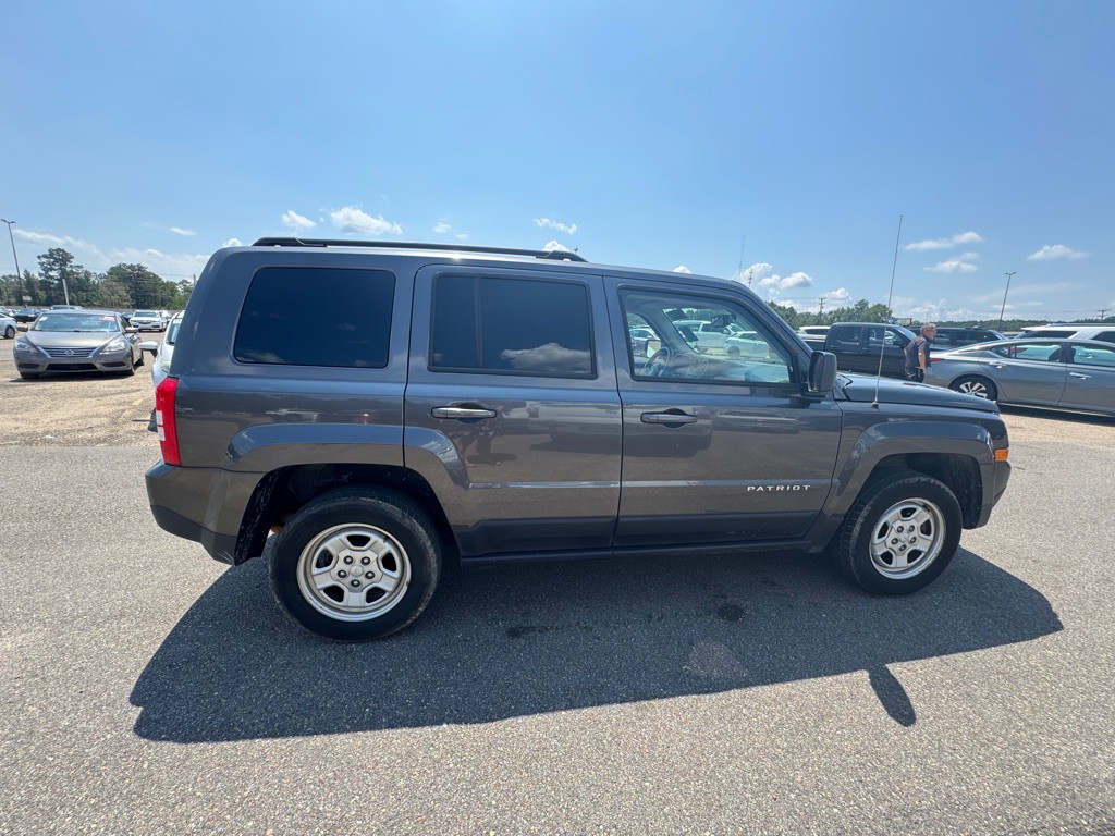 2016 Jeep Patriot Image 1