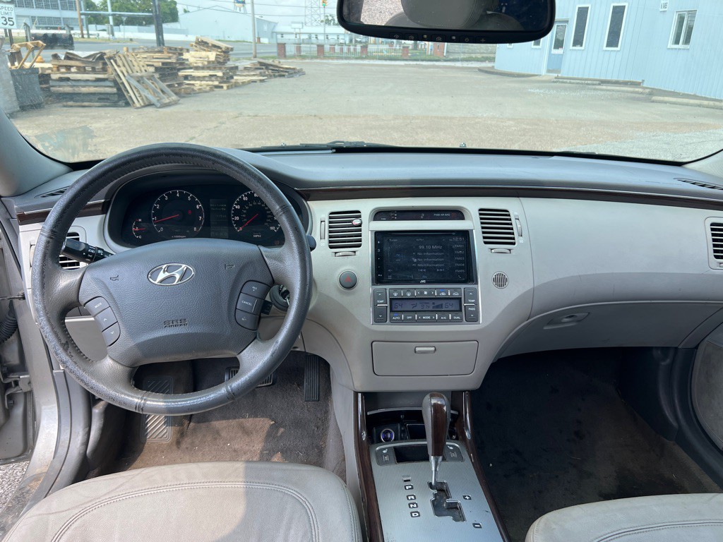 2010 Hyundai Azera Image 7