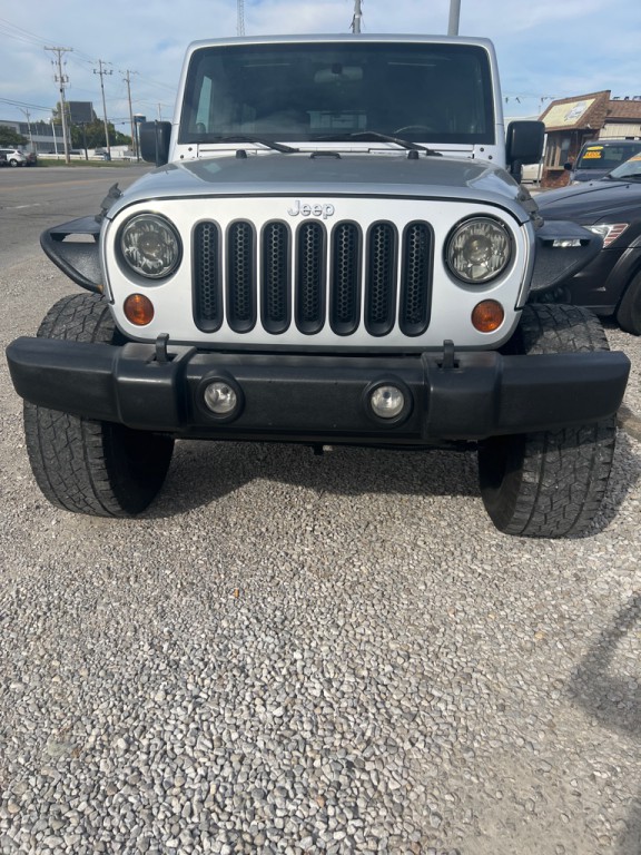 2010 Jeep Wrangler Unlimited Image 2