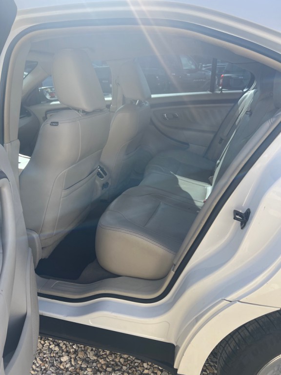 2011 Ford Taurus Image 6