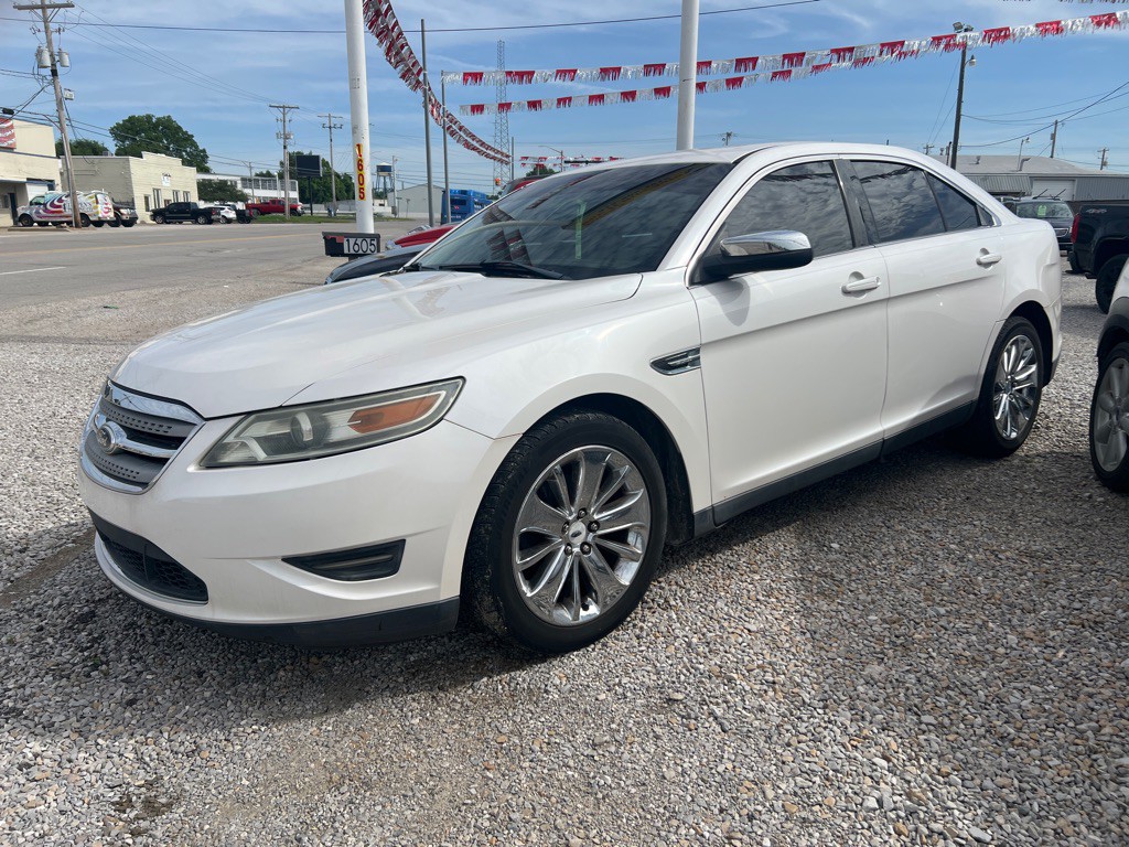 2011 Ford Taurus Image 1