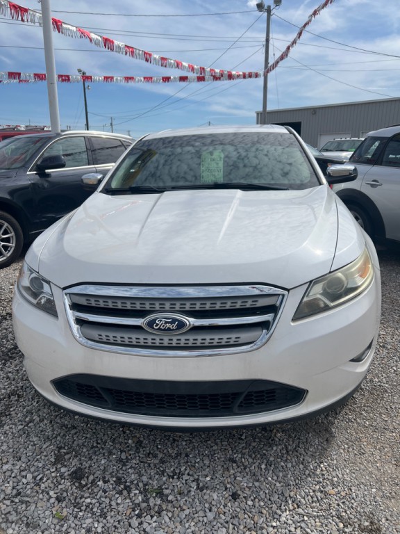 2011 Ford Taurus Image 2